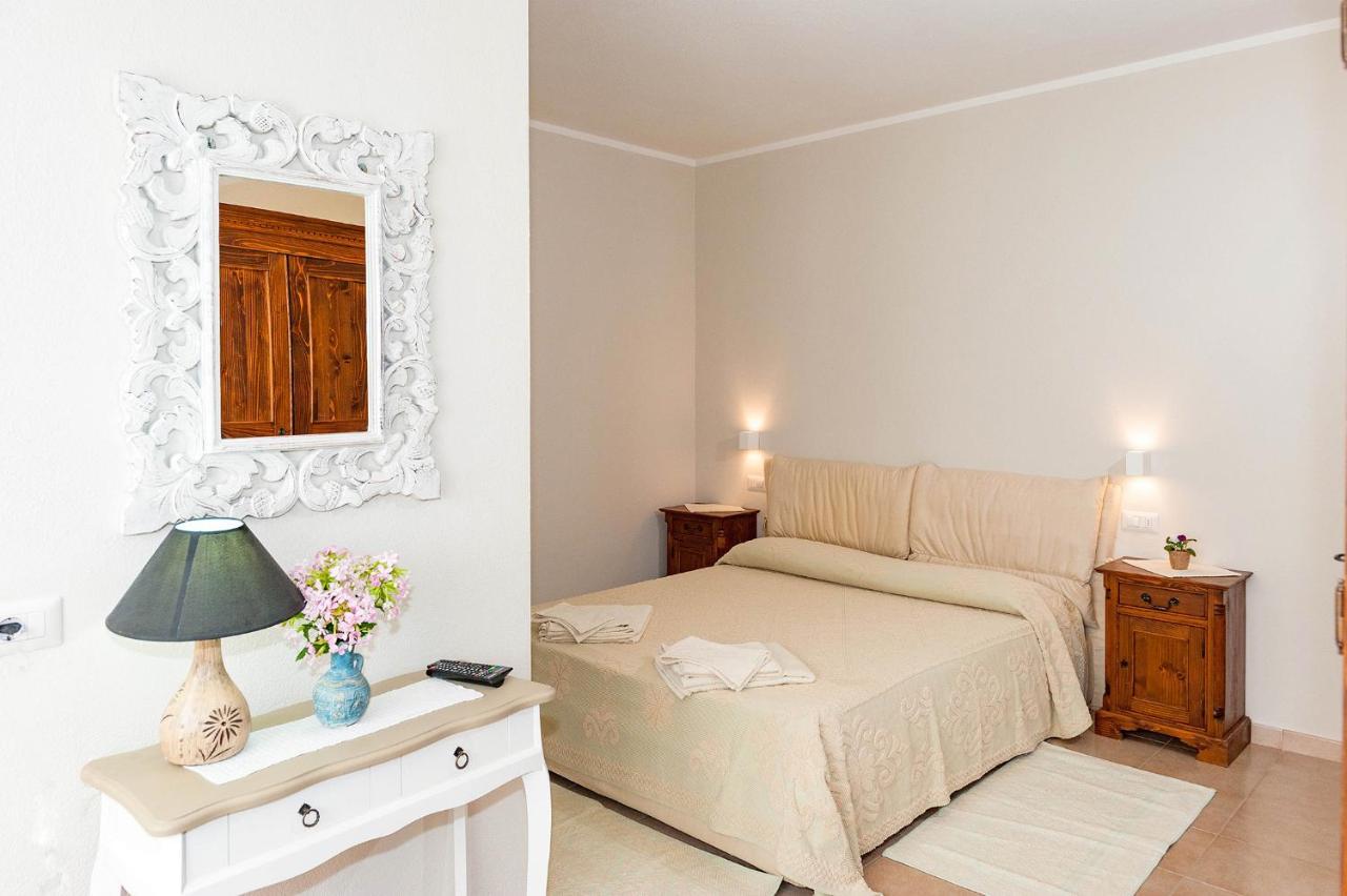 Lu Lioni Rooms San Teodoro  Eksteriør bilde