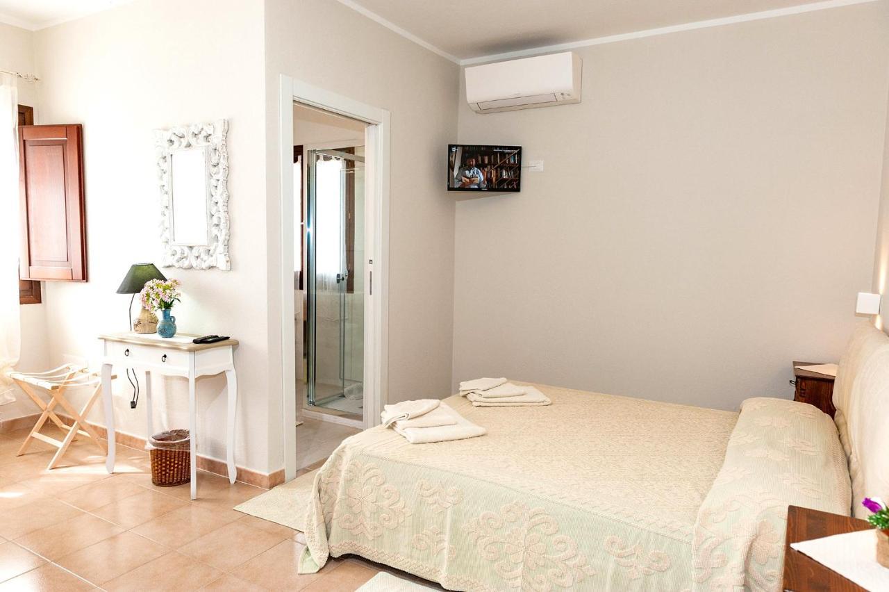 Lu Lioni Rooms San Teodoro  Eksteriør bilde