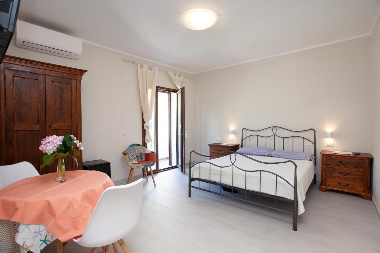 Lu Lioni Rooms San Teodoro  Eksteriør bilde