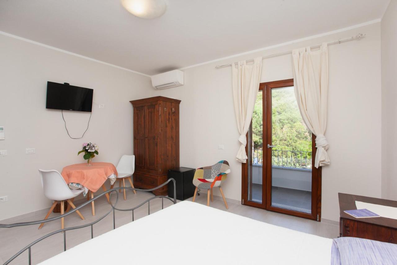 Lu Lioni Rooms San Teodoro  Eksteriør bilde