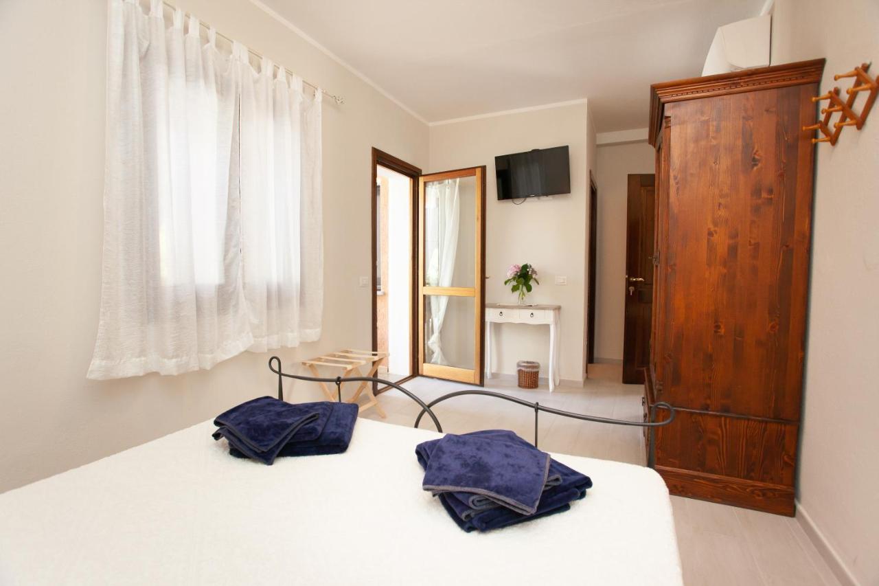 Lu Lioni Rooms San Teodoro  Eksteriør bilde