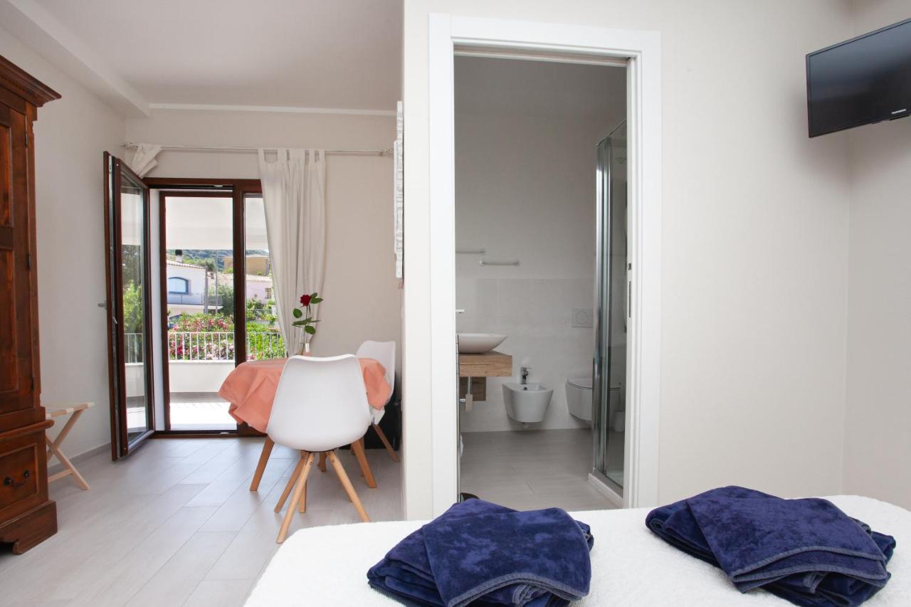 Lu Lioni Rooms San Teodoro  Eksteriør bilde