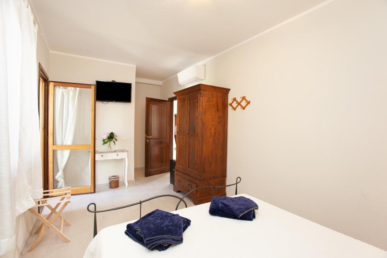 Lu Lioni Rooms San Teodoro  Eksteriør bilde