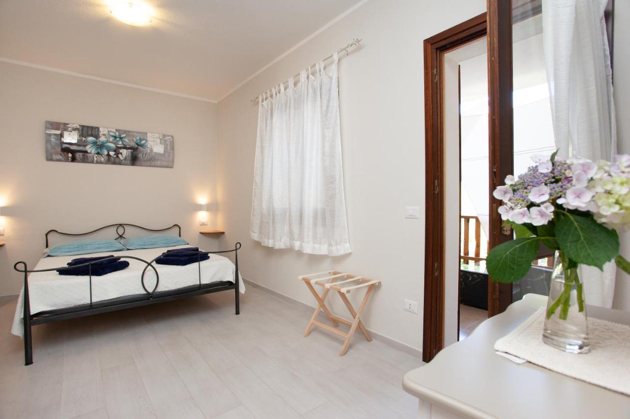 Lu Lioni Rooms San Teodoro  Eksteriør bilde